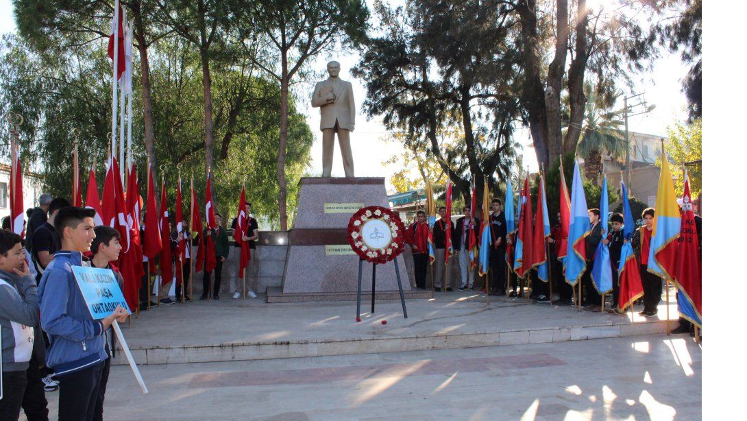 24 Kasım Öğretmenler Günü Dolayısıyla Atatürk Anıtına Çelenk Koyma Töreni Gerçekleştirildi.