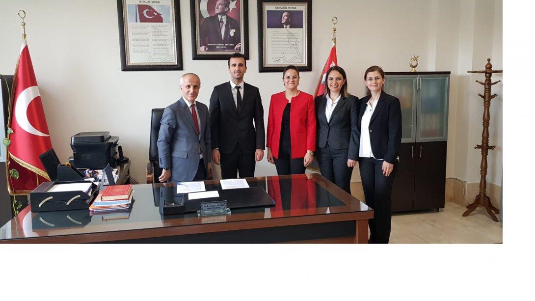 Şehit Abdullah Tayyip Olçok Anadolu  İmam Hatip Lisesi ile DEU Elektronik Malzemeler ve Üretim ve Uygulama Merkezi (EMUM) arasında işbirliği protokolü imzalandı.