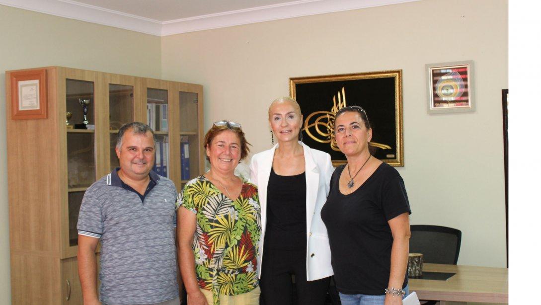 Güzelbahçe Yelki Kadın Kooperatifi Yöneticileri İlçe Milli Eğitim Müdürümüz Sayın Öznur ÇETİN'i ziyaret ettiler.