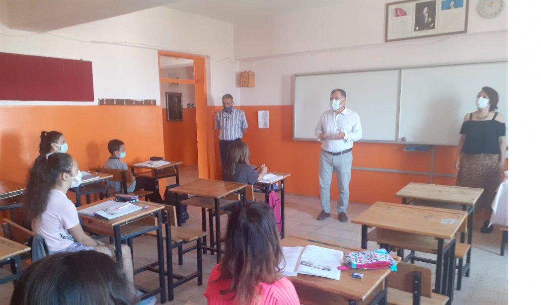 İlçe Milli Eğitim Müdürümüz Murat ÇEVİK Yüz Yüze Eğitime Başlayan Ortaokul ve Liseleri Ziyaret Etti.