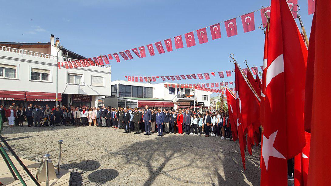 23 Nisan Ulusal Egemenlik ve Çocuk Bayramı Atatürk Anıtına Çelenk Sunumunun Ardından Güzelbahçe Stadyumunda Gerçekleşen Programla Kutlandı.